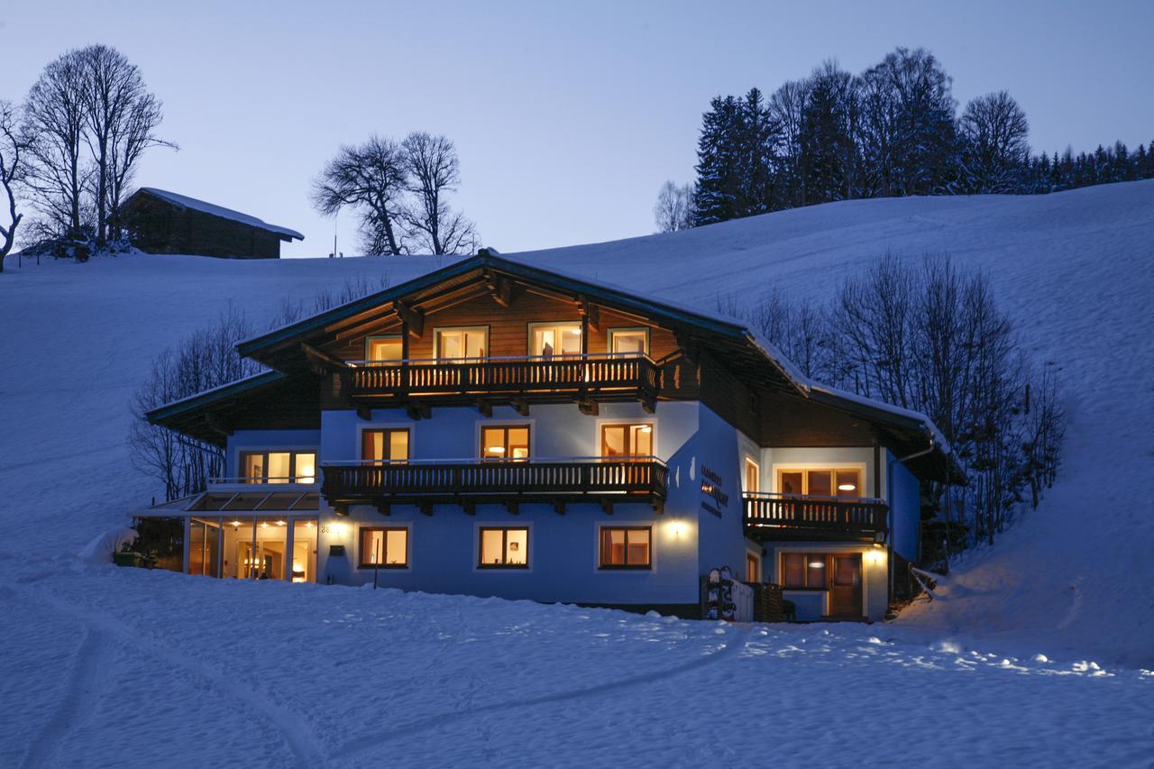 Saalbach Apartments Landhaus Bernkogel - Ski In Ski Out エクステリア 写真